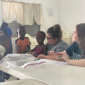 Meet your Posher, Naomi